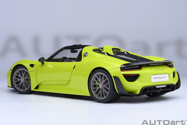 77921 1/18 PORSCHE 918 SPYDER WEISSACH PACKAGE (ACID GREEN)