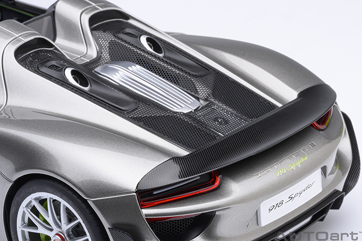 77922  1/18 PORSCHE 918 SPYDER WEISSACH PACKAGE (LIQUID METAL SILVER)