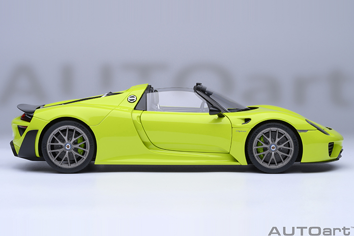 77921 1/18 PORSCHE 918 SPYDER WEISSACH PACKAGE (ACID GREEN)