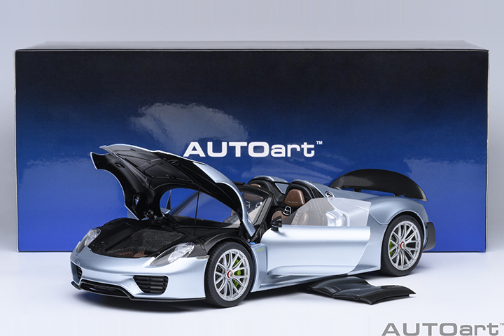 77923 1/18 PORSCHE 918 SPYDER WEISSACH PACKAGE (LIQUID METAL CHROME BLUE)