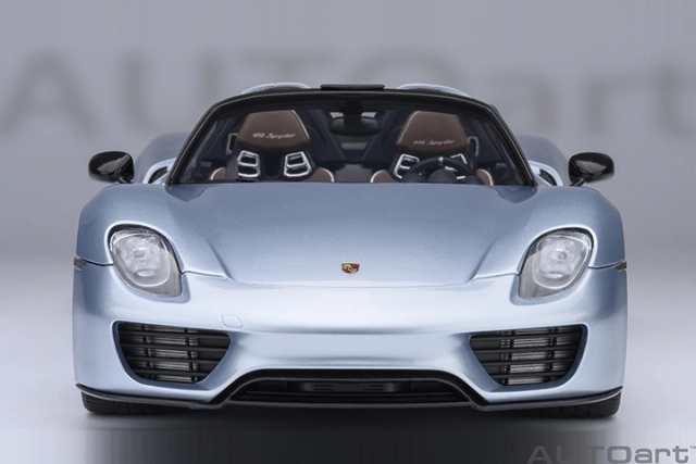 77923 1/18 PORSCHE 918 SPYDER WEISSACH PACKAGE (LIQUID METAL CHROME BLUE)