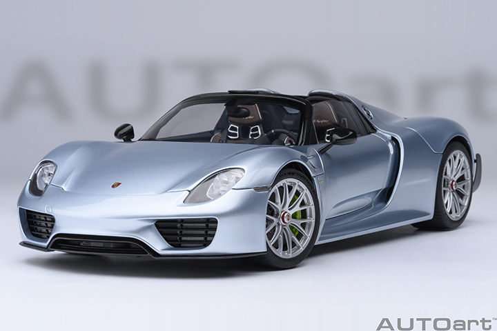 77923 1/18 PORSCHE 918 SPYDER WEISSACH PACKAGE (LIQUID METAL CHROME BLUE)