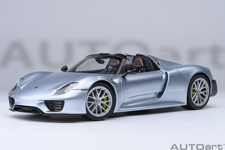 77923 1/18 PORSCHE 918 SPYDER WEISSACH PACKAGE (LIQUID METAL CHROME BLUE)