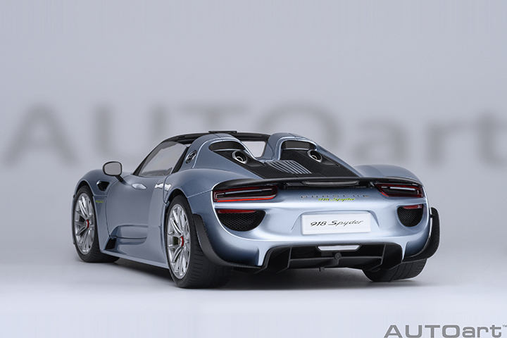 77923 1/18 PORSCHE 918 SPYDER WEISSACH PACKAGE (LIQUID METAL CHROME BLUE)