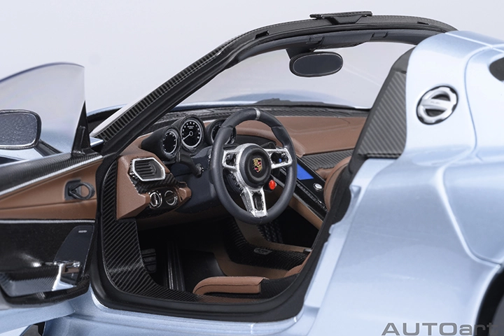 77923 1/18 PORSCHE 918 SPYDER WEISSACH PACKAGE (LIQUID METAL CHROME BLUE)