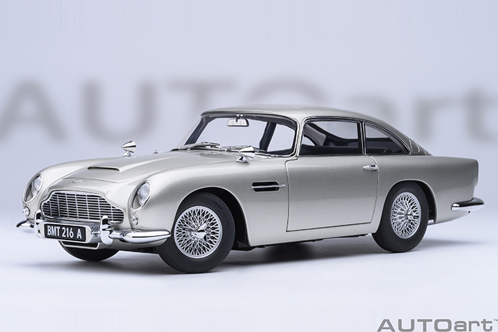 70296 1/18 ASTON MARTIN DB5 GOLDFINGER (W/ WEAPONS)(SILVER)