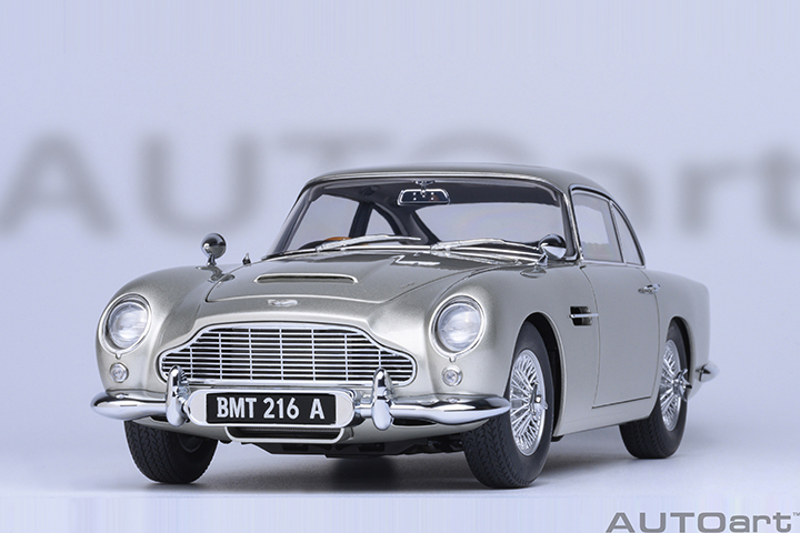 70296 1/18 ASTON MARTIN DB5 GOLDFINGER (W/ WEAPONS)(SILVER)