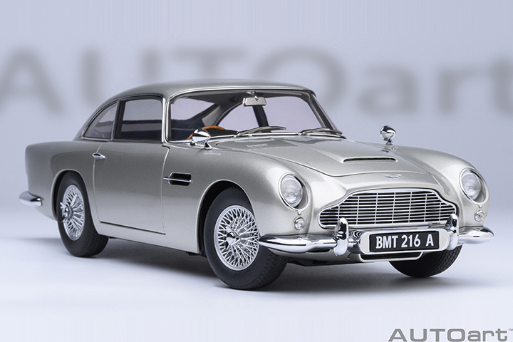 70296 1/18 ASTON MARTIN DB5 GOLDFINGER (W/ WEAPONS)(SILVER)