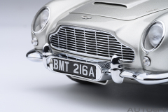 70296 1/18 ASTON MARTIN DB5 GOLDFINGER (W/ WEAPONS)(SILVER)