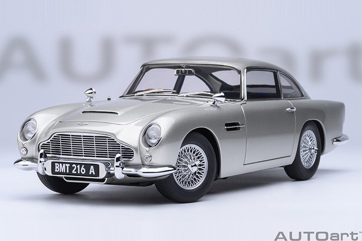 70296 1/18 ASTON MARTIN DB5 GOLDFINGER (W/ WEAPONS)(SILVER)