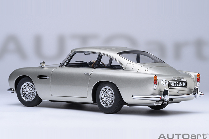 70296 1/18 ASTON MARTIN DB5 GOLDFINGER (W/ WEAPONS)(SILVER)