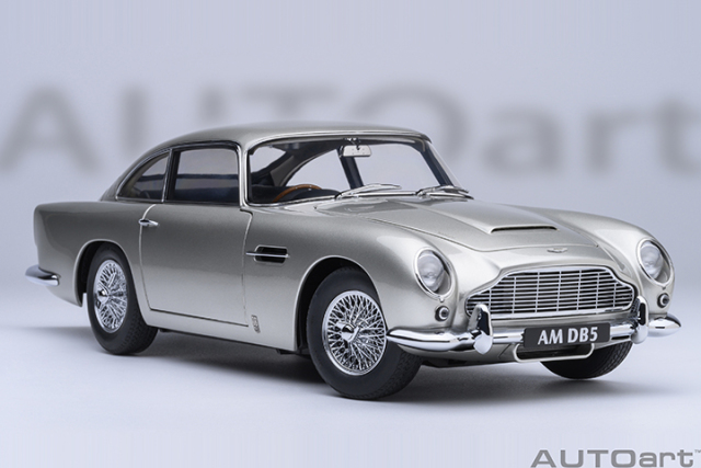 70287 1/18 ASTON MARTIN DB5 (BIRCH SILVER)