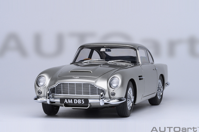 70287 1/18 ASTON MARTIN DB5 (BIRCH SILVER)