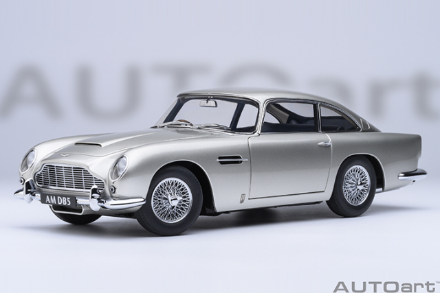 70287 1/18 ASTON MARTIN DB5 (BIRCH SILVER)