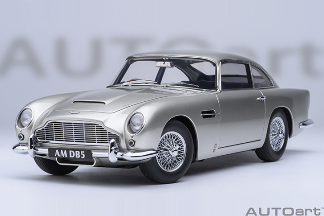 70287 1/18 ASTON MARTIN DB5 (BIRCH SILVER)