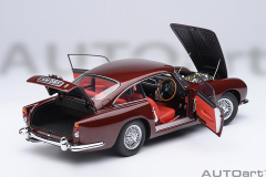 70289 1/18 ASTON MARTIN DB5 (DUBONNET ROSSO/RED)