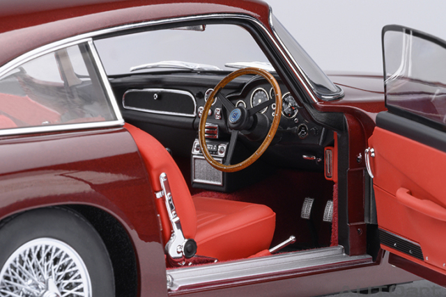 70289 1/18 ASTON MARTIN DB5 (DUBONNET ROSSO/RED)