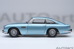 70288 1/18 ASTON MARTIN DB5 (CARIBBEAN PEARL/BLUE)