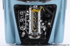 70288 1/18 ASTON MARTIN DB5 (CARIBBEAN PEARL/BLUE)