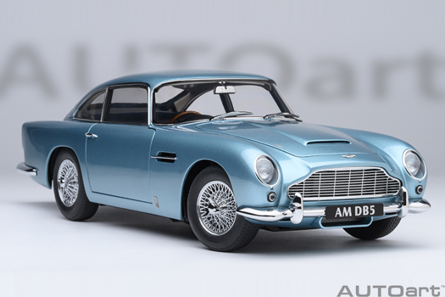 70288 1/18 ASTON MARTIN DB5 (CARIBBEAN PEARL/BLUE)