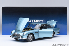 70288 1/18 ASTON MARTIN DB5 (CARIBBEAN PEARL/BLUE)