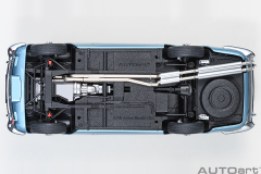 70288 1/18 ASTON MARTIN DB5 (CARIBBEAN PEARL/BLUE)