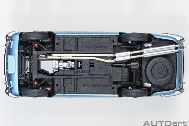 70288 1/18 ASTON MARTIN DB5 (CARIBBEAN PEARL/BLUE)