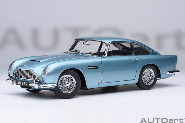 70288 1/18 ASTON MARTIN DB5 (CARIBBEAN PEARL/BLUE)