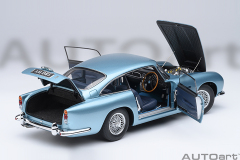 70288 1/18 ASTON MARTIN DB5 (CARIBBEAN PEARL/BLUE)