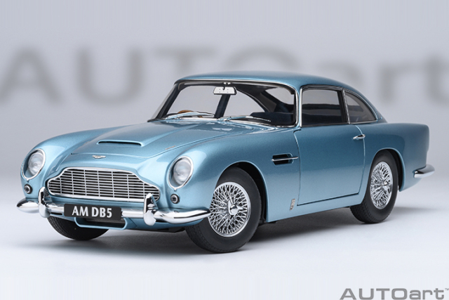 70288 1/18 ASTON MARTIN DB5 (CARIBBEAN PEARL/BLUE)