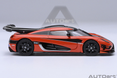 20044 1/64 KOENIGSEGG ONE : 1 (LAVA ORANGE/CARBON FIBER/SILVER ACCENTS)