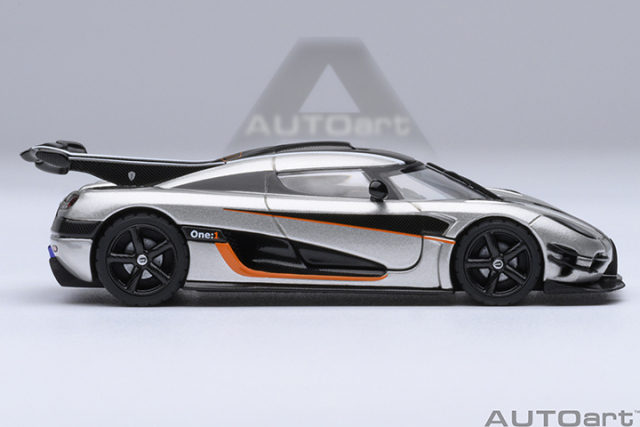 20042 1/64 KOENIGSEGG ONE : 1 (MOON GREY/CARBON BLACK /ORANGE ACCENTS)