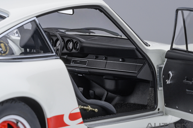 78026 1/18 PORSCHE 911 CARRERA 2.7 RS CIRCUIT WOLF