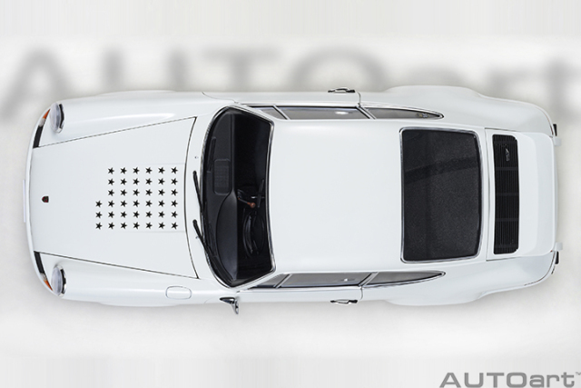 78026 1/18 PORSCHE 911 CARRERA 2.7 RS CIRCUIT WOLF