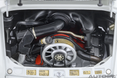 78026 1/18 PORSCHE 911 CARRERA 2.7 RS CIRCUIT WOLF