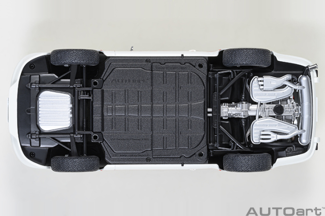 78026 1/18 PORSCHE 911 CARRERA 2.7 RS CIRCUIT WOLF
