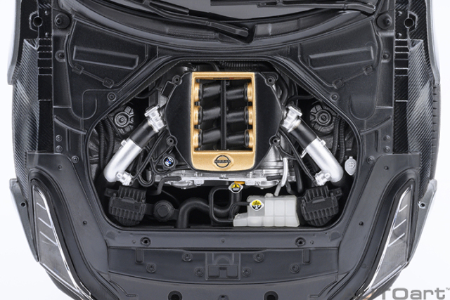 77510 1/18 NISSAN GT-R50 BY ITALDESIGN GOODWOOD VERSION (LIQUID KINETIC GREY / ENERGETIC SIGMA GOLD)