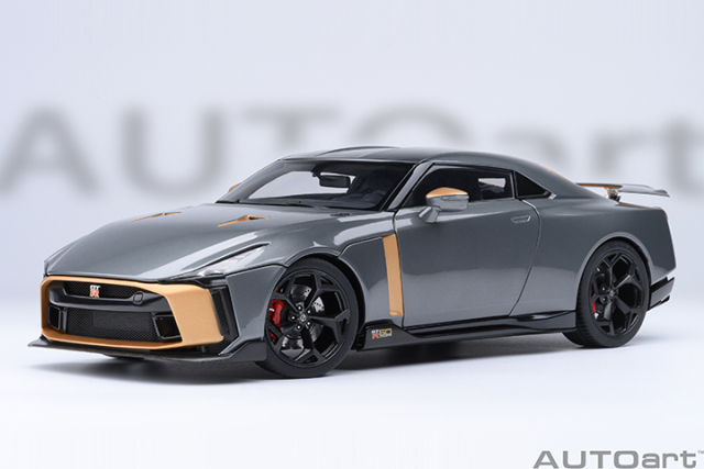 77510 1/18 NISSAN GT-R50 BY ITALDESIGN GOODWOOD VERSION (LIQUID KINETIC GREY / ENERGETIC SIGMA GOLD)