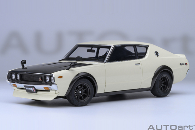 77478 1/18 NISSAN SKYLINE 2000 GT-R (KPGC110) TUNED VERSION (CARBON FIBER BONNET) (WHITE)