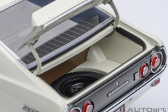 77478 1/18 NISSAN SKYLINE 2000 GT-R (KPGC110) TUNED VERSION (CARBON FIBER BONNET) (WHITE)