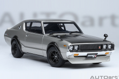 77477 1/18 NISSAN SKYLINE 2000 GT-R (KPGC110) TUNED VERSION (CARBON FIBER BONNET) (SILVER)