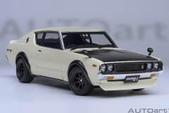 77478 1/18 NISSAN SKYLINE 2000 GT-R (KPGC110) TUNED VERSION (CARBON FIBER BONNET) (WHITE)