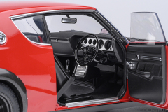 77479 1/18 NISSAN SKYLINE 2000 GT-R (KPGC110) TUNED VERSION (CARBON FIBER BONNET) (RED)