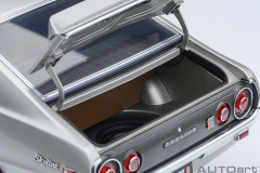 77477 1/18 NISSAN SKYLINE 2000 GT-R (KPGC110) TUNED VERSION (CARBON FIBER BONNET) (SILVER)