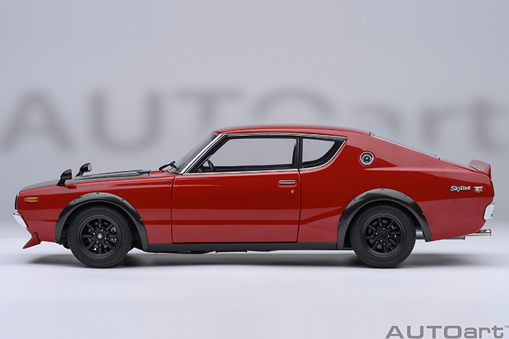 77479 1/18 NISSAN SKYLINE 2000 GT-R (KPGC110) TUNED VERSION