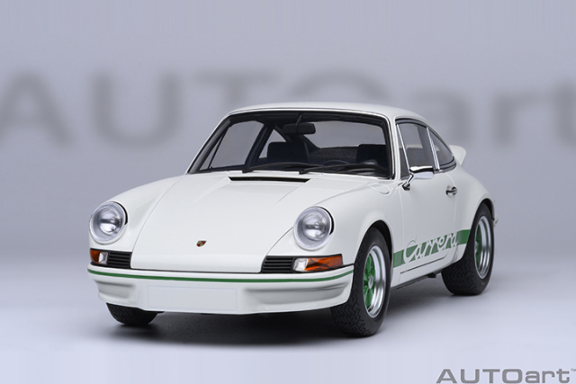 78031 1/18 PORSCHE 911 CARRERA 2.7 RS (GRAND PRIX WHITE/GREEN STRIPES)