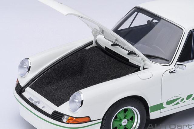 78031 1/18 PORSCHE 911 CARRERA 2.7 RS (GRAND PRIX WHITE/GREEN STRIPES)