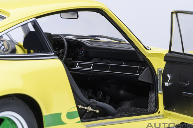 78033 1/18 PORSCHE 911 CARRERA 2.7 RS (LIGHT YELLOW/GREEN STRIPES)