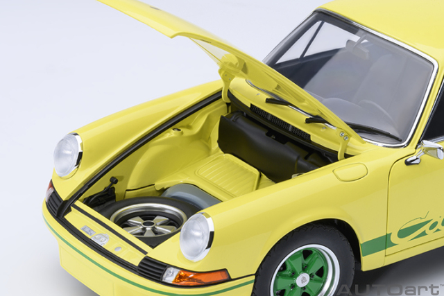 78033 1/18 PORSCHE 911 CARRERA 2.7 RS (LIGHT YELLOW/GREEN STRIPES)
