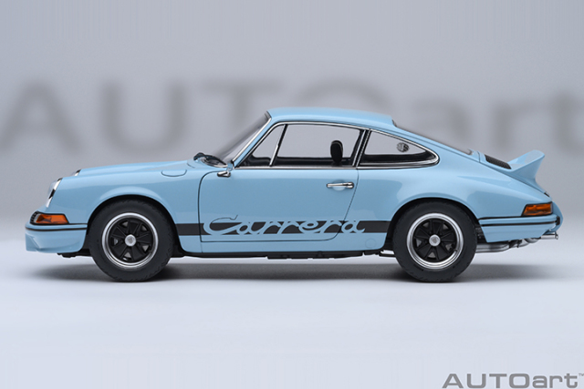 78032 1/18 PORSCHE 911 CARRERA 2.7 RS (GULF BLUE/BLACK STRIPES)